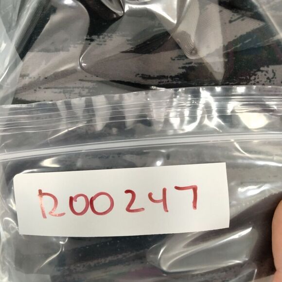 Soffe NWT Leggings Womens Size Large Black Gray Zebra Low Rise Capri Length - Picture 11 of 11